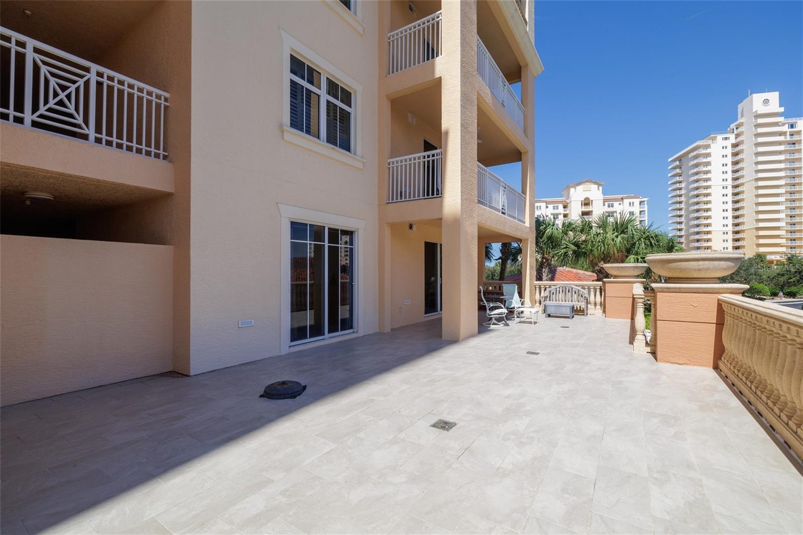 Image 23 of 52 For 263 Minorca Beach Way 206