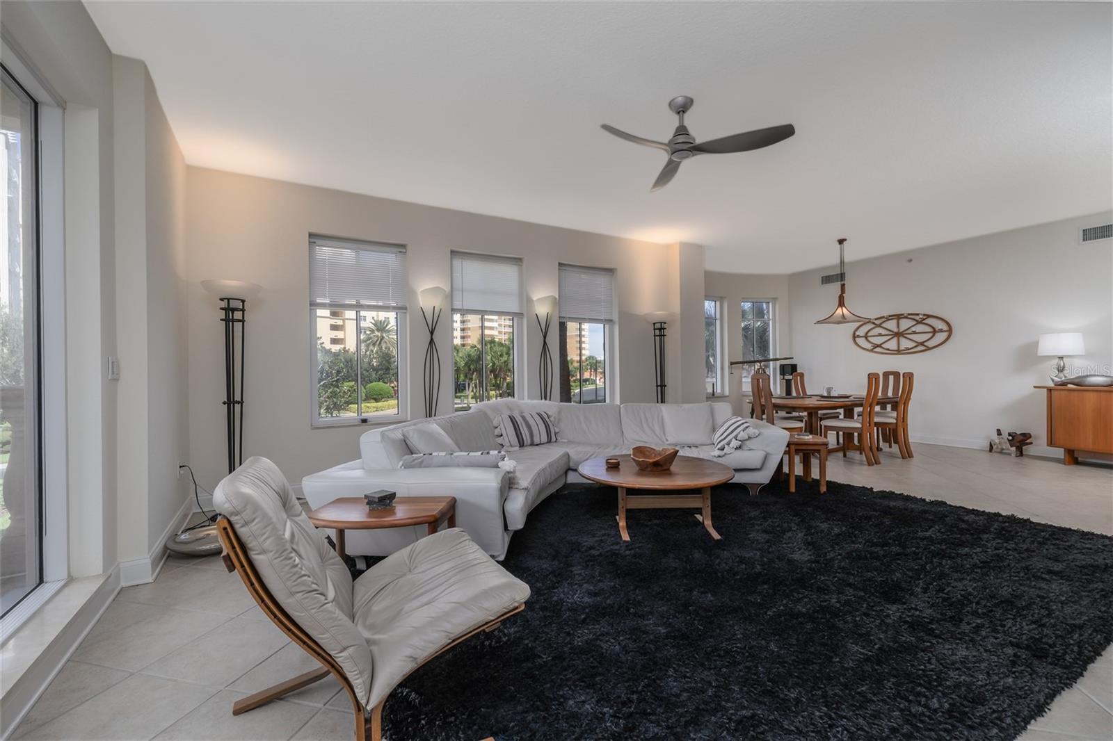 Image 31 of 52 For 263 Minorca Beach Way 206