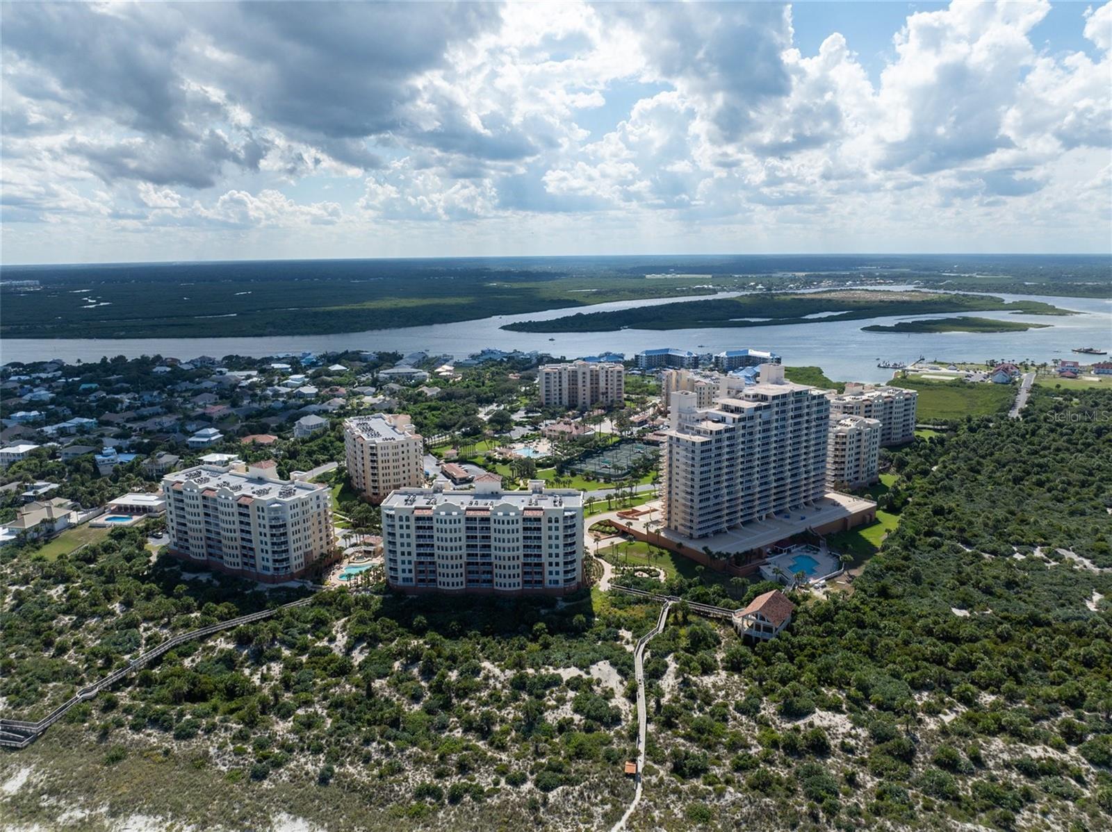 Image 39 of 52 For 263 Minorca Beach Way 206
