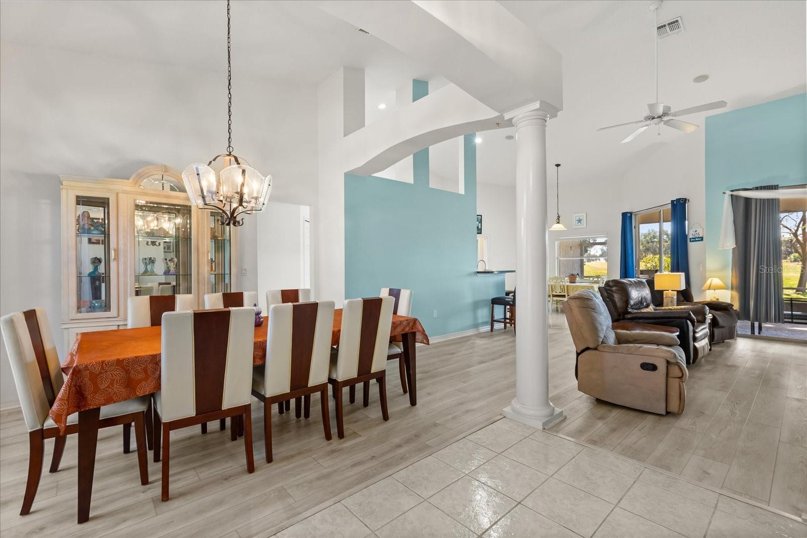 Image 10 of 52 For 5435 Grove Manor