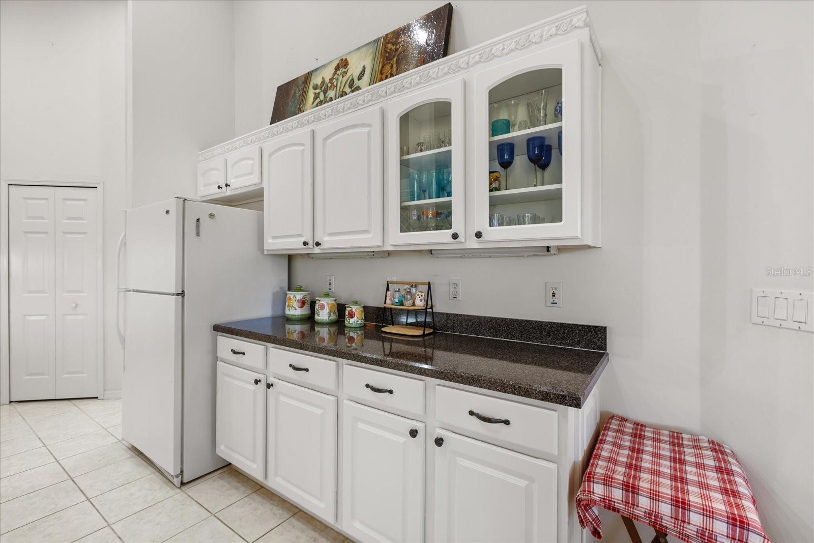 Image 19 of 52 For 5435 Grove Manor