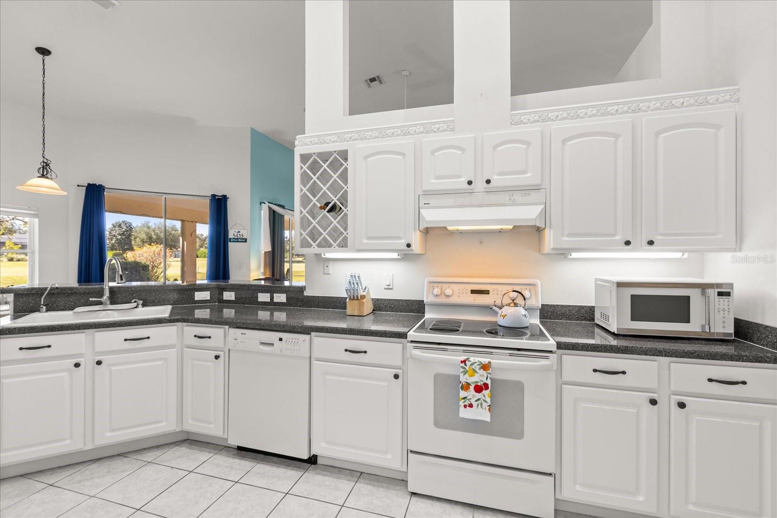 Image 21 of 52 For 5435 Grove Manor