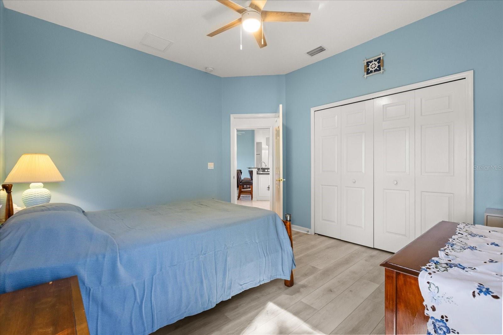 Image 24 of 52 For 5435 Grove Manor