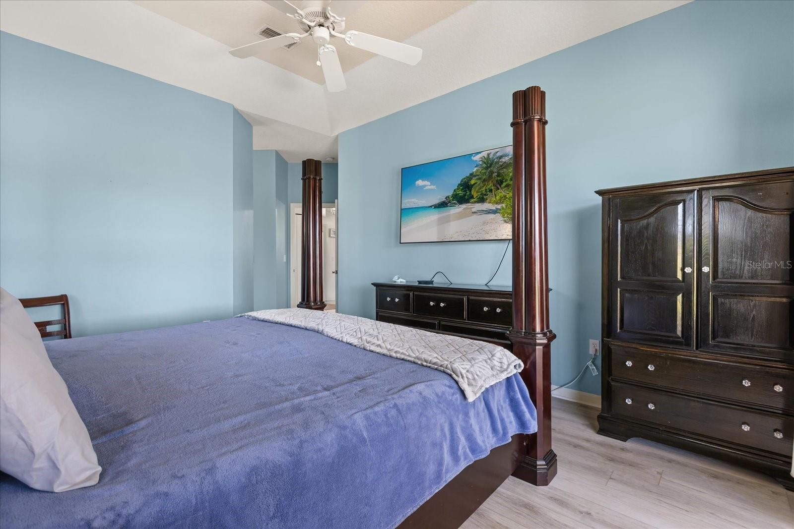 Image 28 of 52 For 5435 Grove Manor