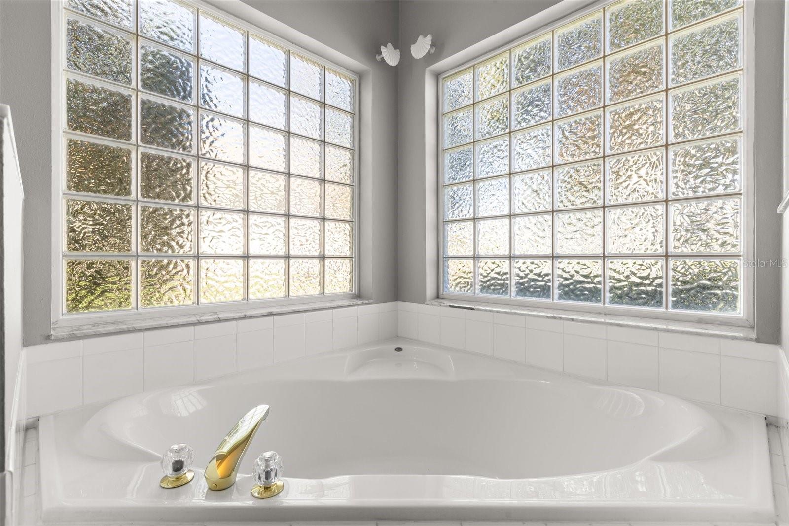 Image 31 of 52 For 5435 Grove Manor