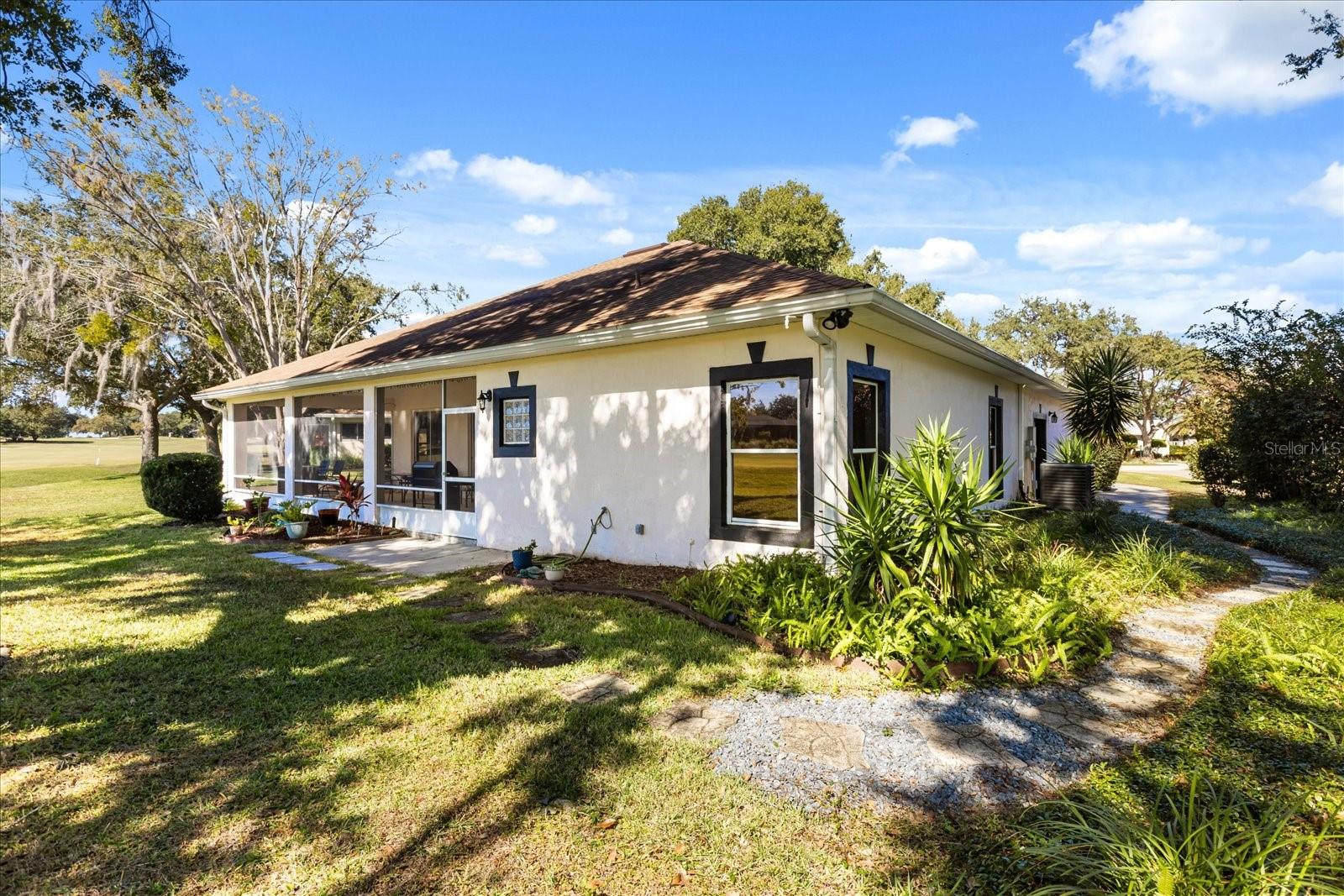 Image 8 of 52 For 5435 Grove Manor