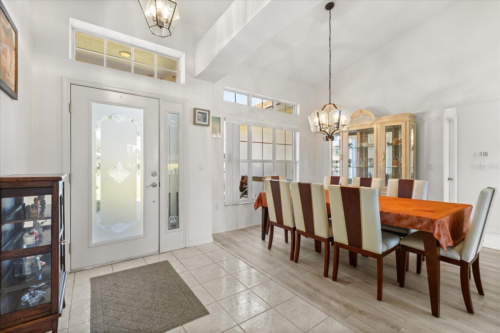 Image 9 of 52 For 5435 Grove Manor