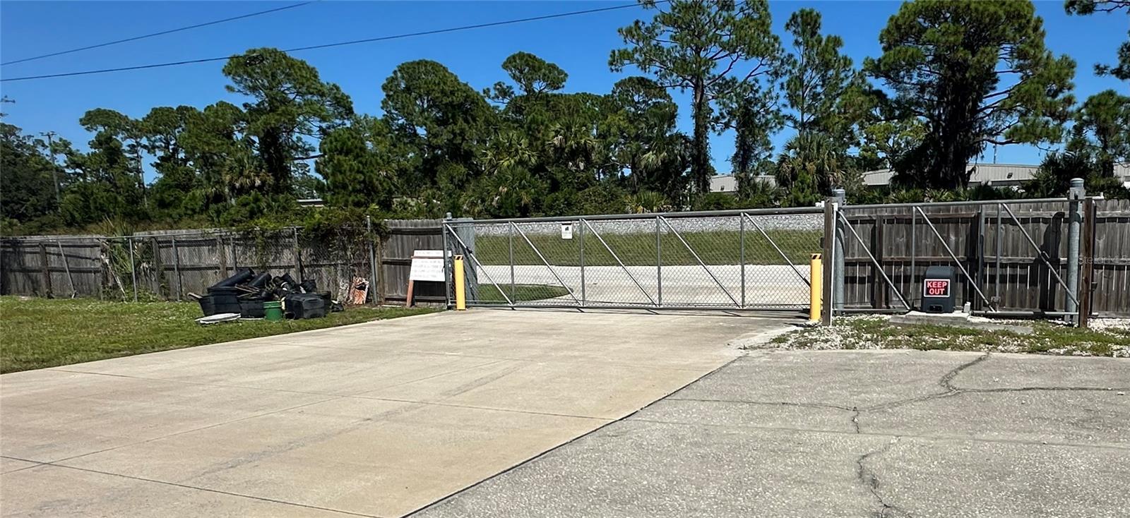 Image 11 of 14 For 2724 Hibiscus Drive