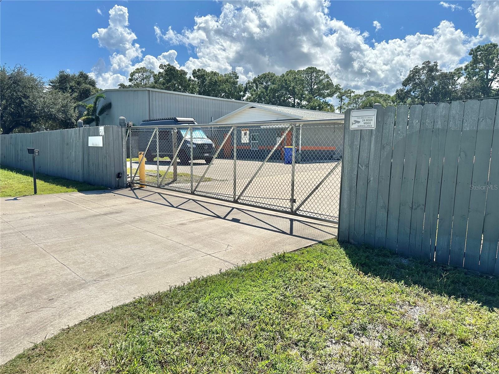 Image 12 of 14 For 2724 Hibiscus Drive