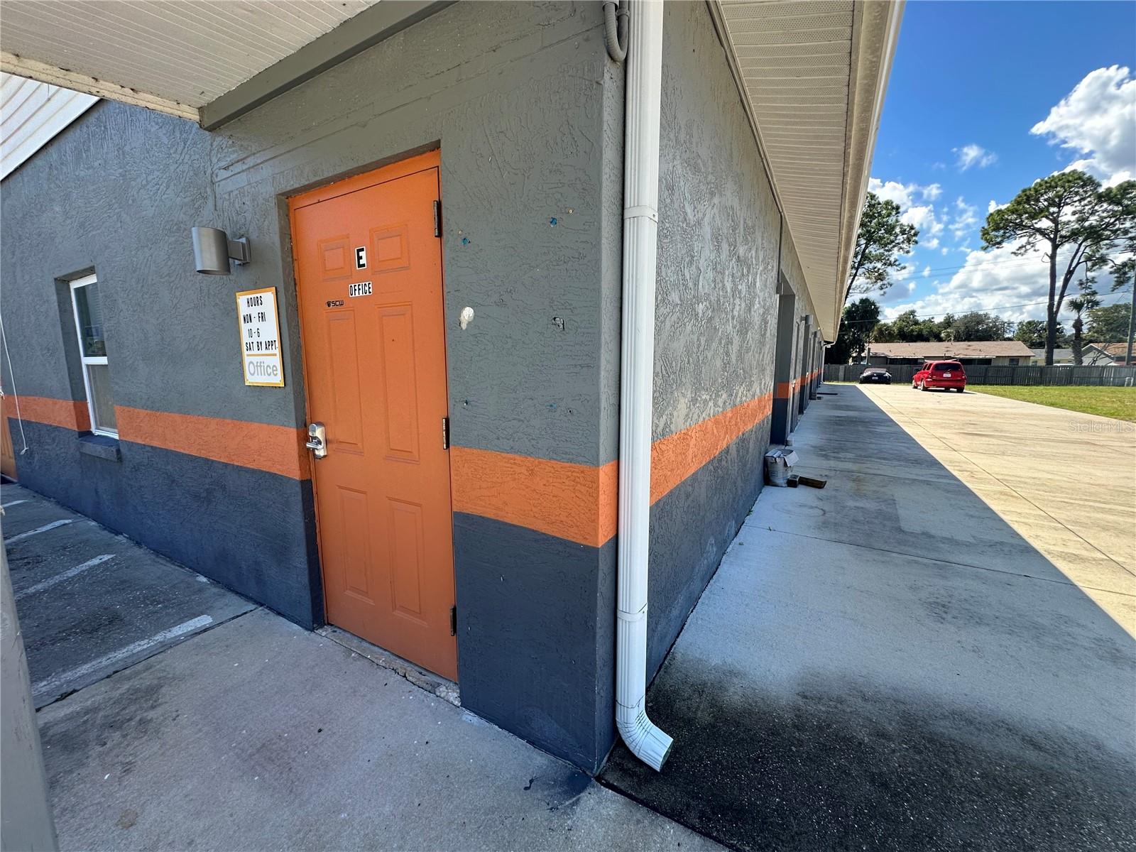 Image 2 of 14 For 2724 Hibiscus Drive