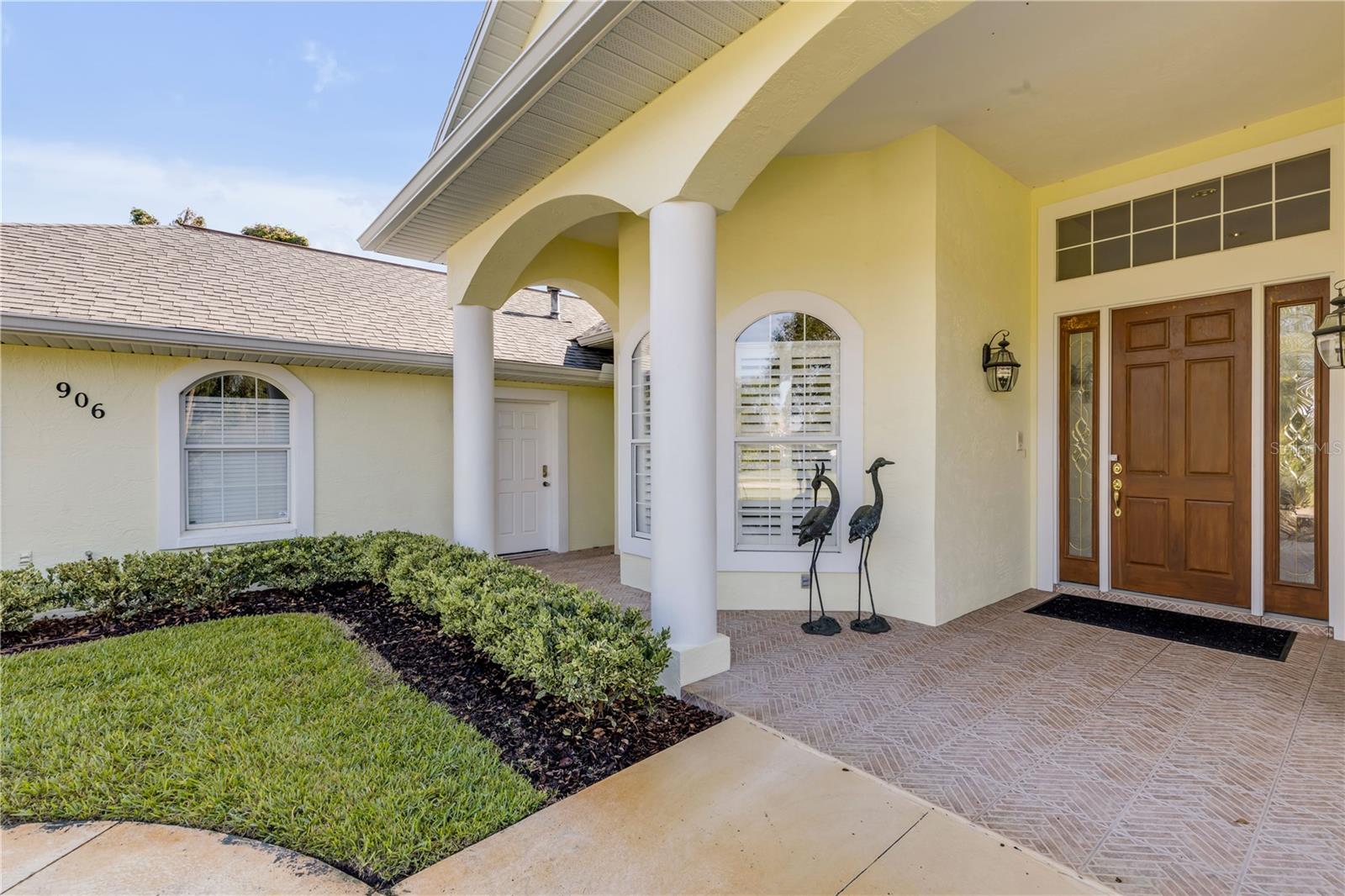 Image 15 of 69 For 906 Arrowroot Court