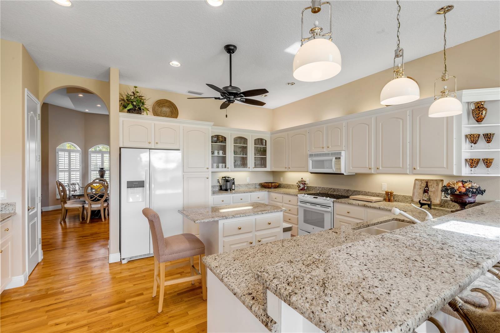 Image 25 of 69 For 906 Arrowroot Court