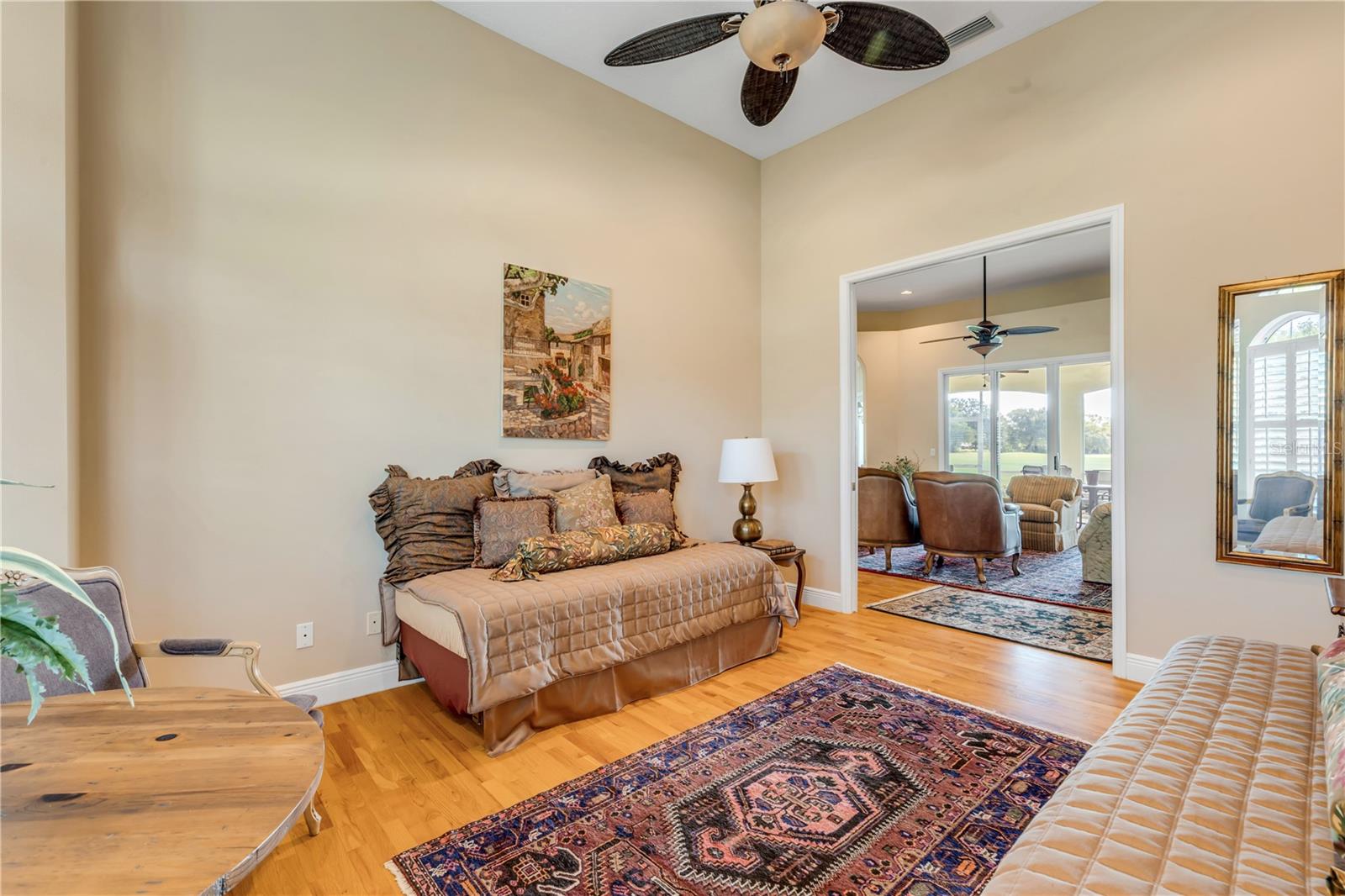 Image 40 of 69 For 906 Arrowroot Court