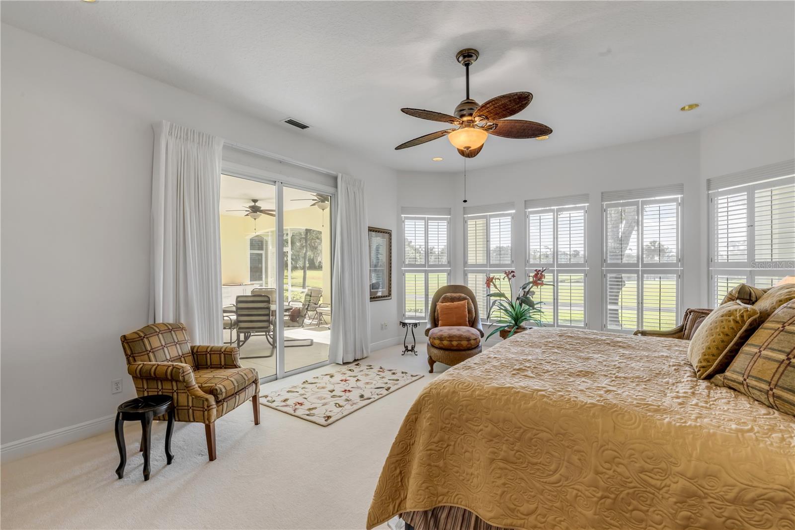 Image 41 of 69 For 906 Arrowroot Court