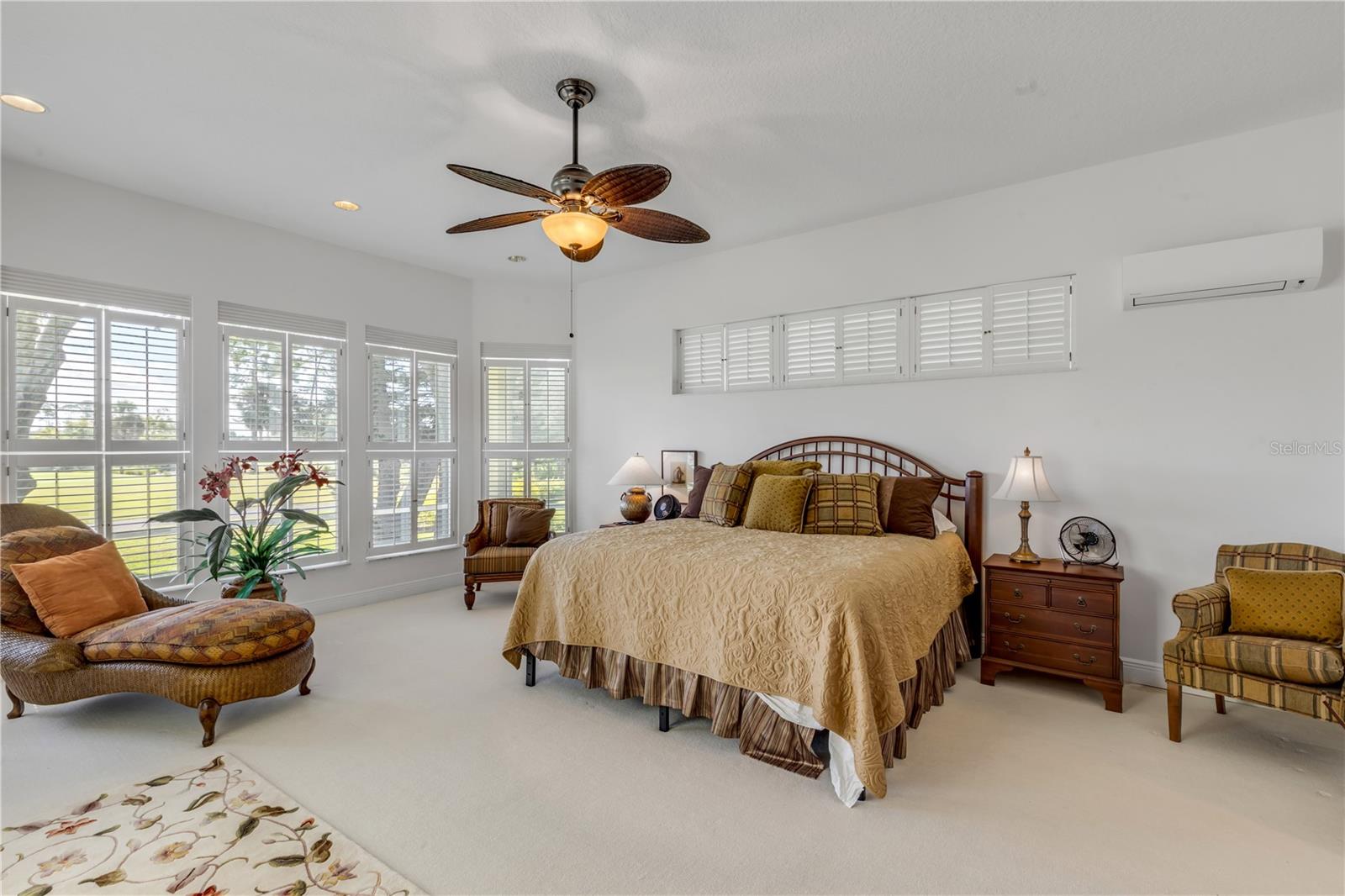 Image 42 of 69 For 906 Arrowroot Court