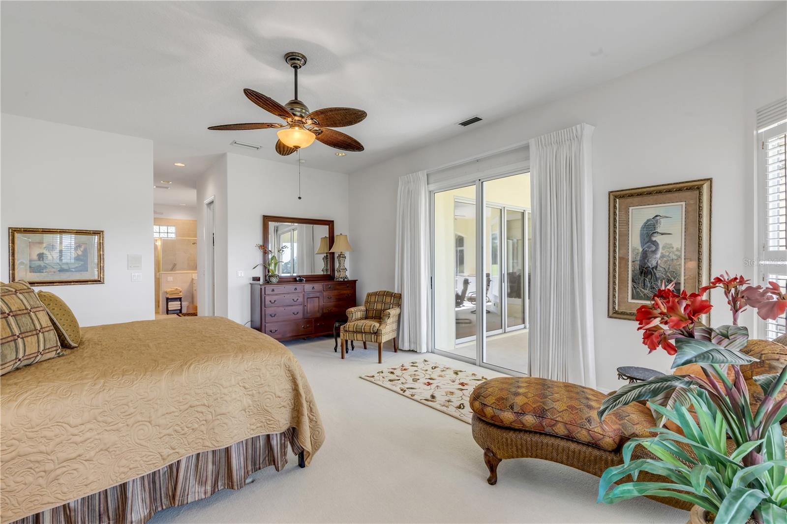 Image 43 of 69 For 906 Arrowroot Court