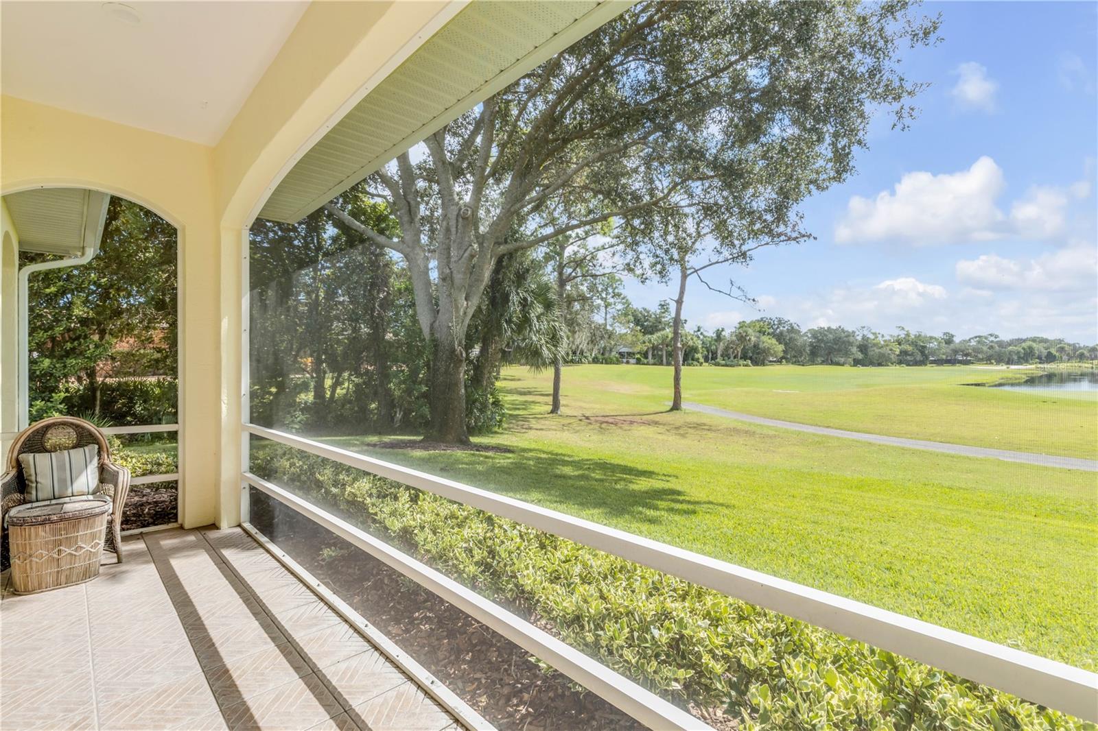 Image 7 of 69 For 906 Arrowroot Court