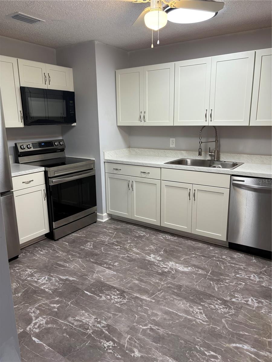 Image 3 of 8 For 3015 Sabal Palm Drive