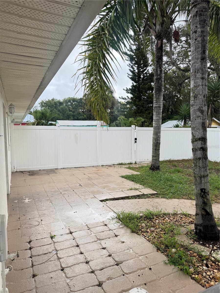 Image 19 of 22 For 724 Downing Street