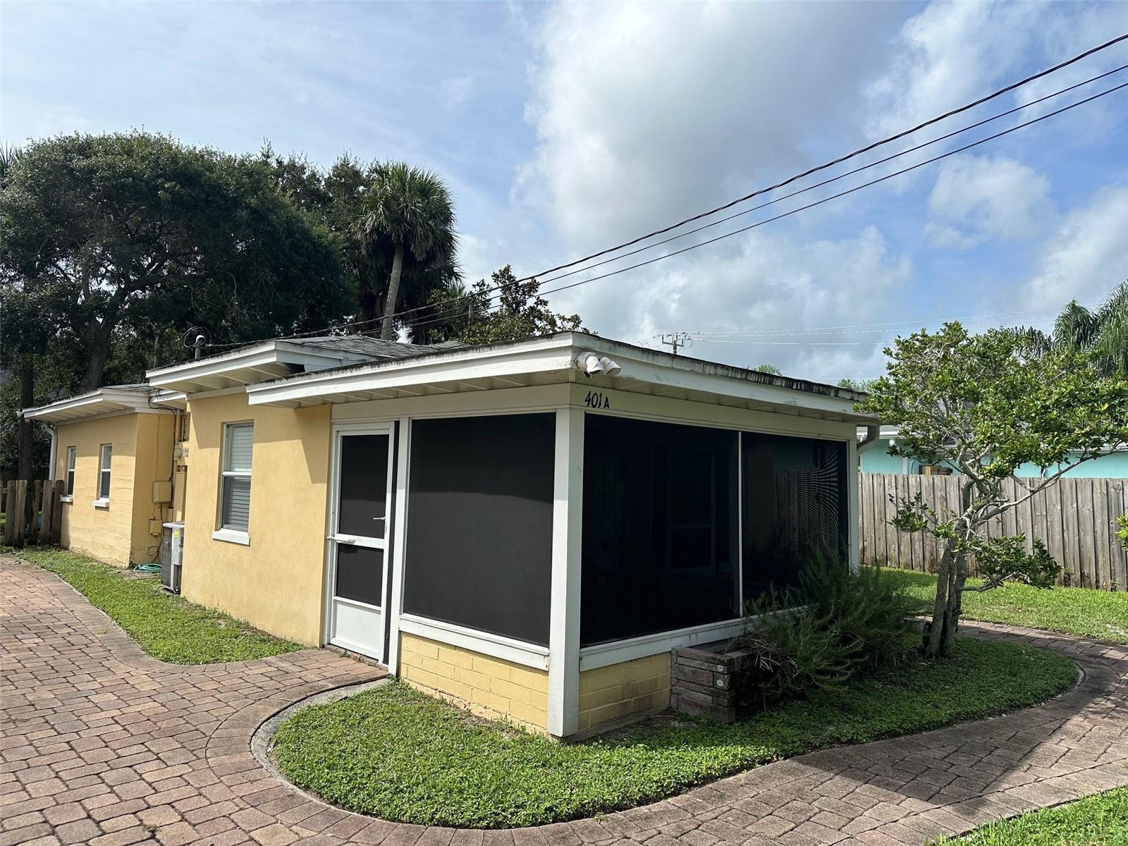 Image 3 of 19 For 401 Oakwood Avenue A