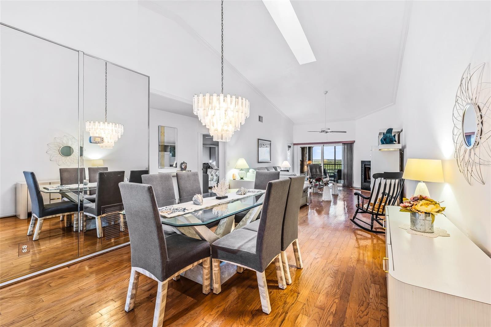 Image 13 of 46 For 6544 Engram Road 503