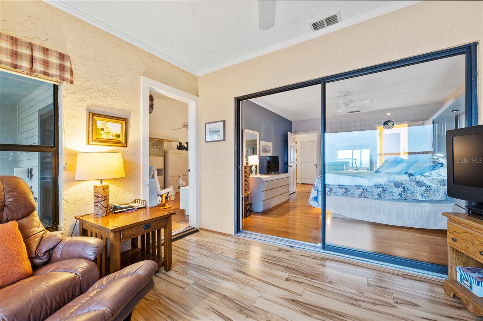 Image 16 of 46 For 6544 Engram Road 503