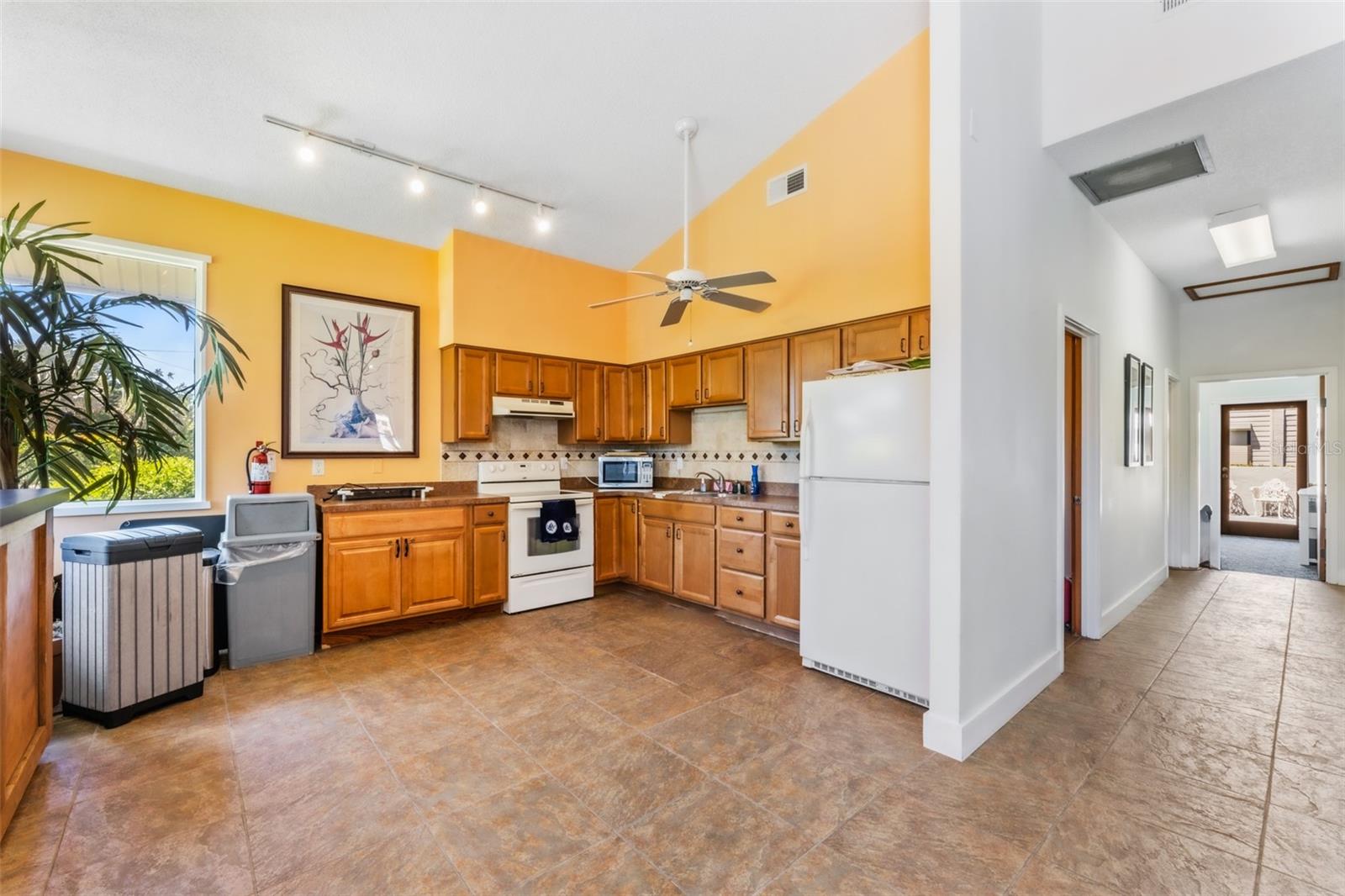 Image 34 of 46 For 6544 Engram Road 503