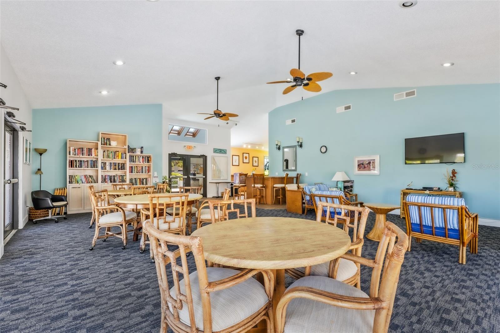 Image 35 of 46 For 6544 Engram Road 503
