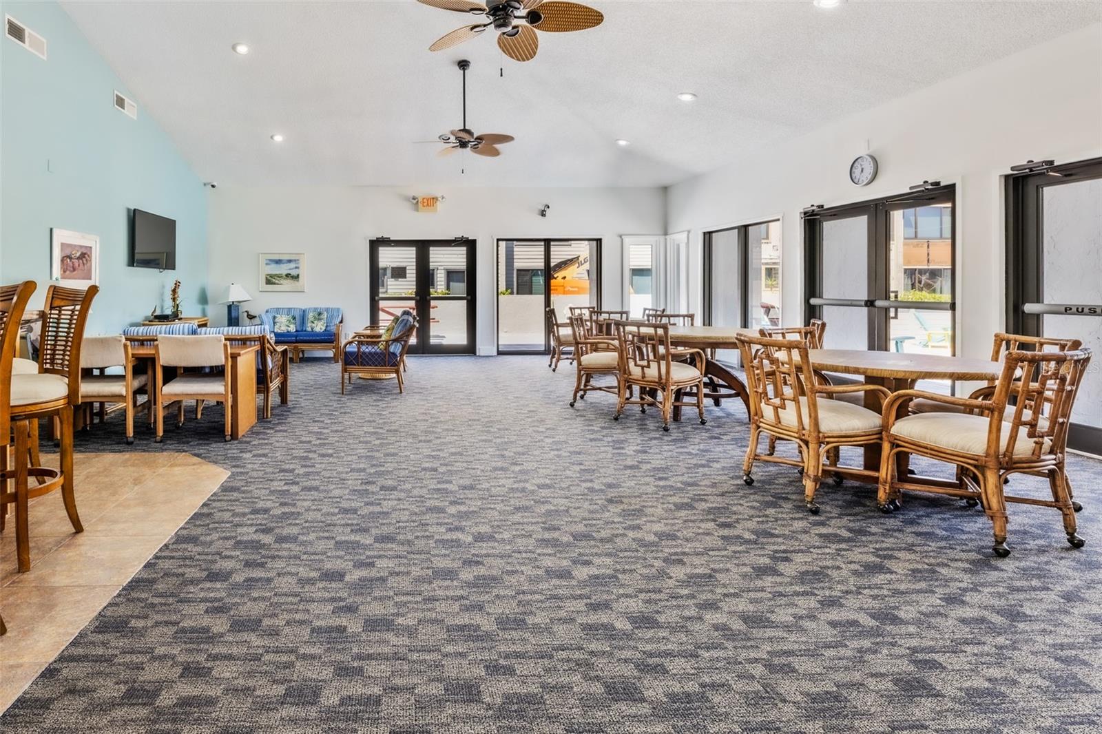 Image 36 of 46 For 6544 Engram Road 503