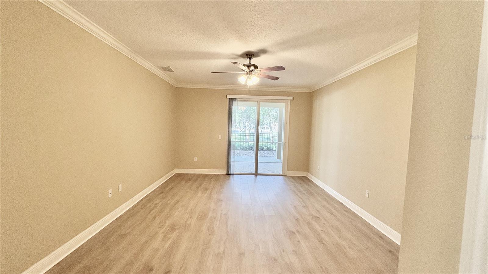 Image 11 of 39 For 115 Riverview Bend S 2112