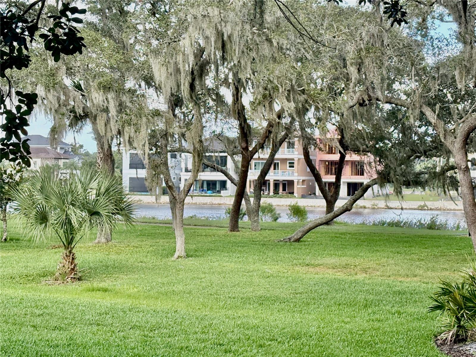 Image 14 of 39 For 115 Riverview Bend S 2112