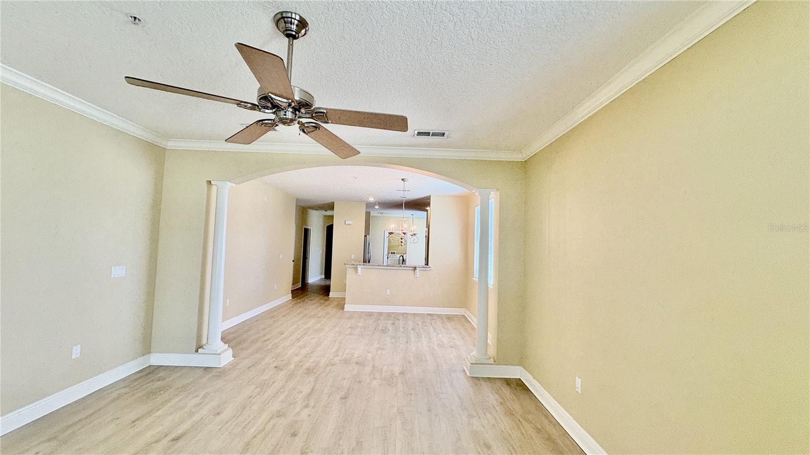 Image 20 of 39 For 115 Riverview Bend S 2112