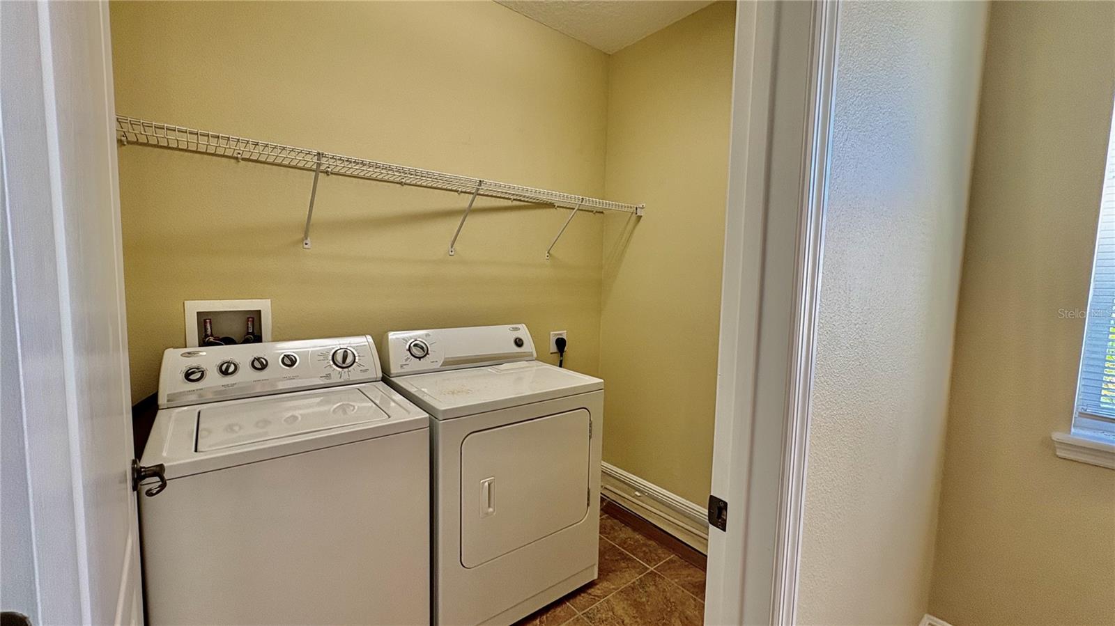 Image 22 of 39 For 115 Riverview Bend S 2112