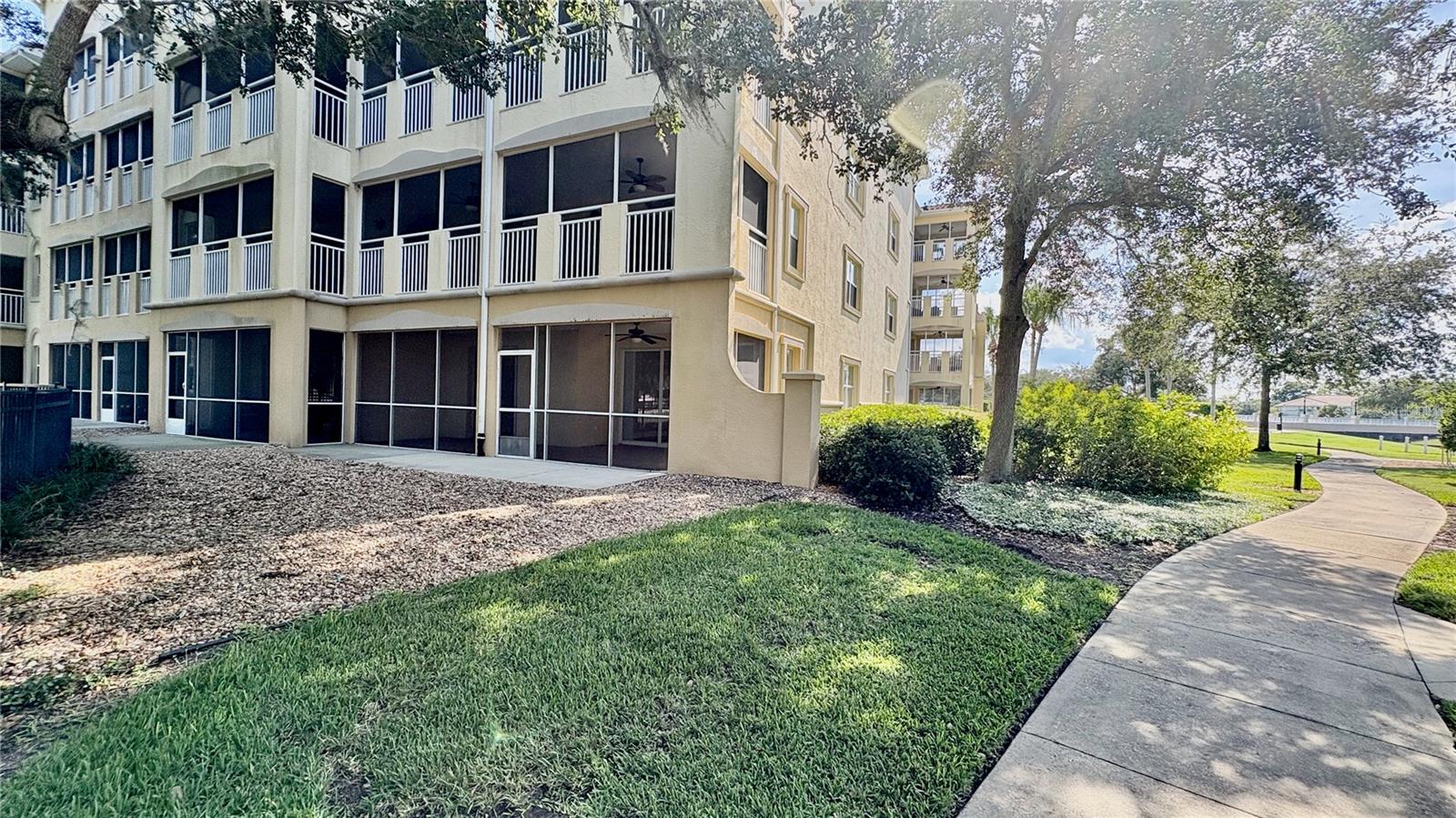 Image 32 of 39 For 115 Riverview Bend S 2112