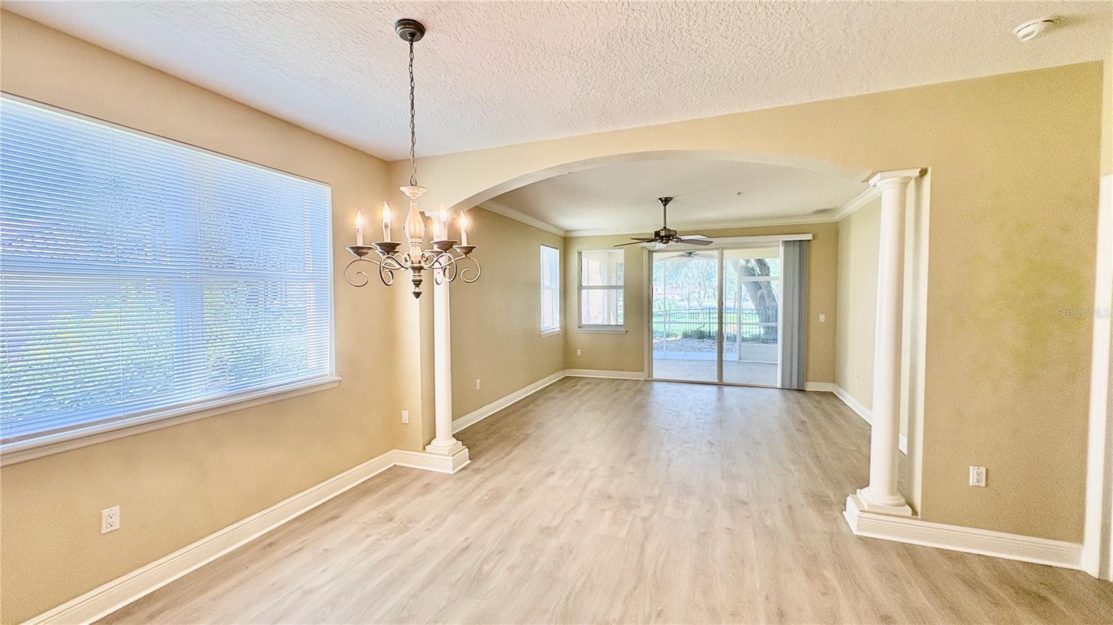 Image 8 of 39 For 115 Riverview Bend S 2112