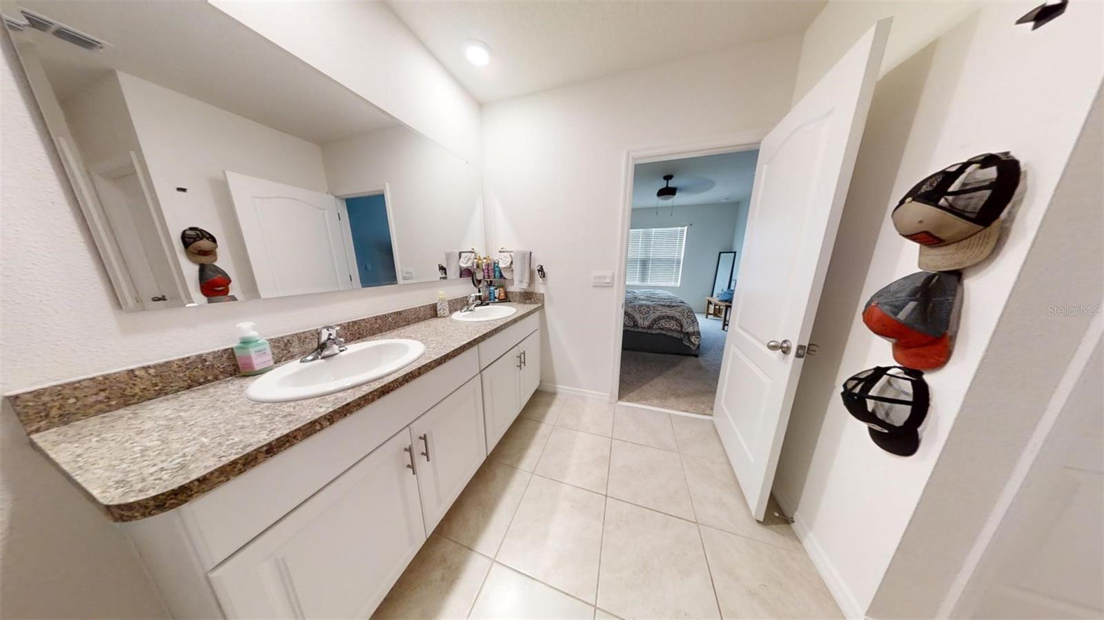 Image 20 of 23 For 1818 Myrtlebrooke Drive