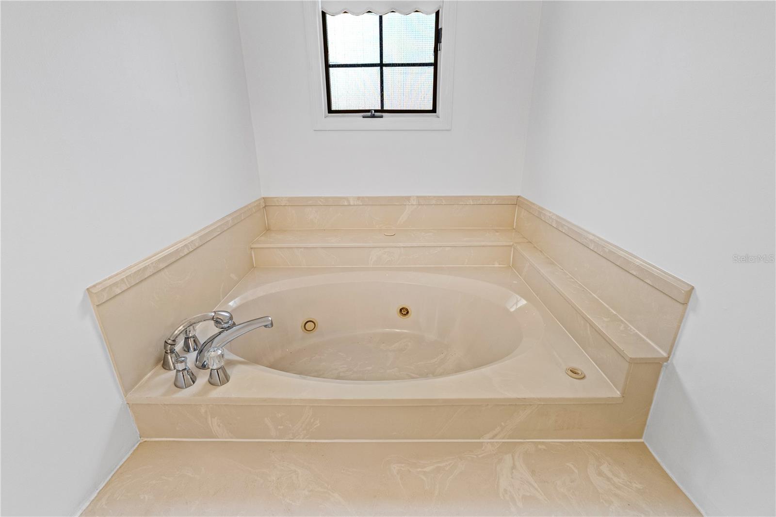 Image 23 of 47 For 2966 Oceans Trace