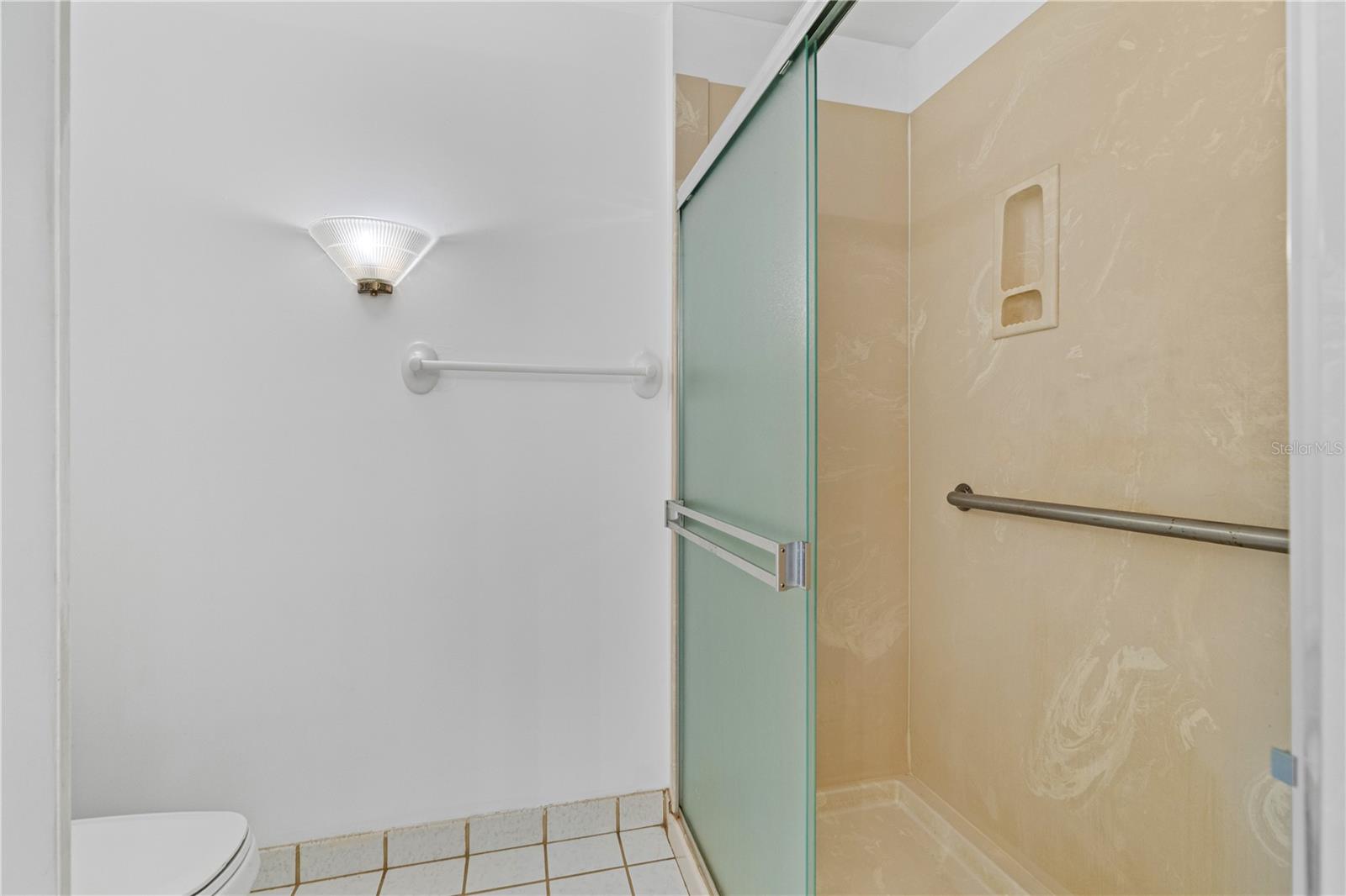 Image 24 of 47 For 2966 Oceans Trace