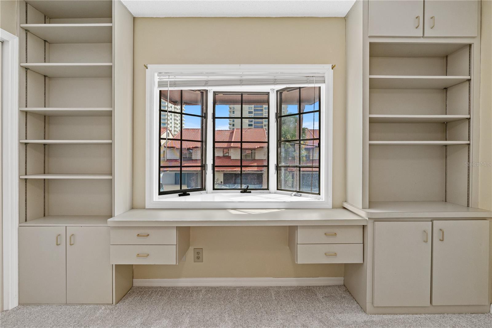 Image 30 of 47 For 2966 Oceans Trace