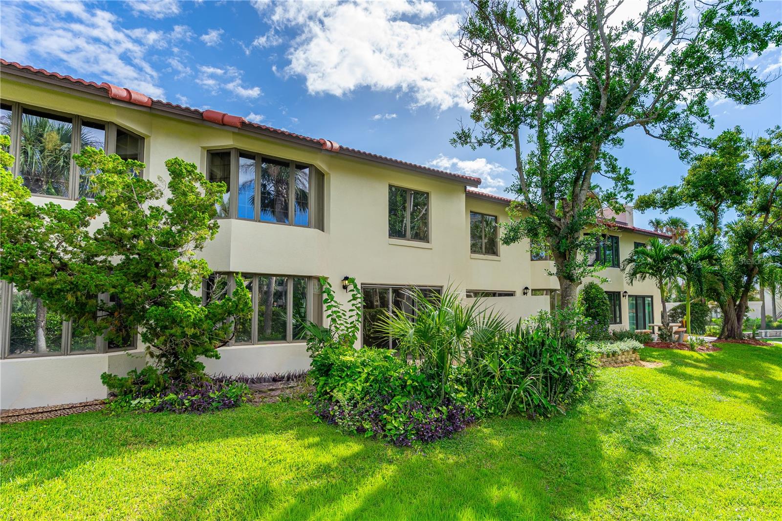 Image 4 of 47 For 2966 Oceans Trace