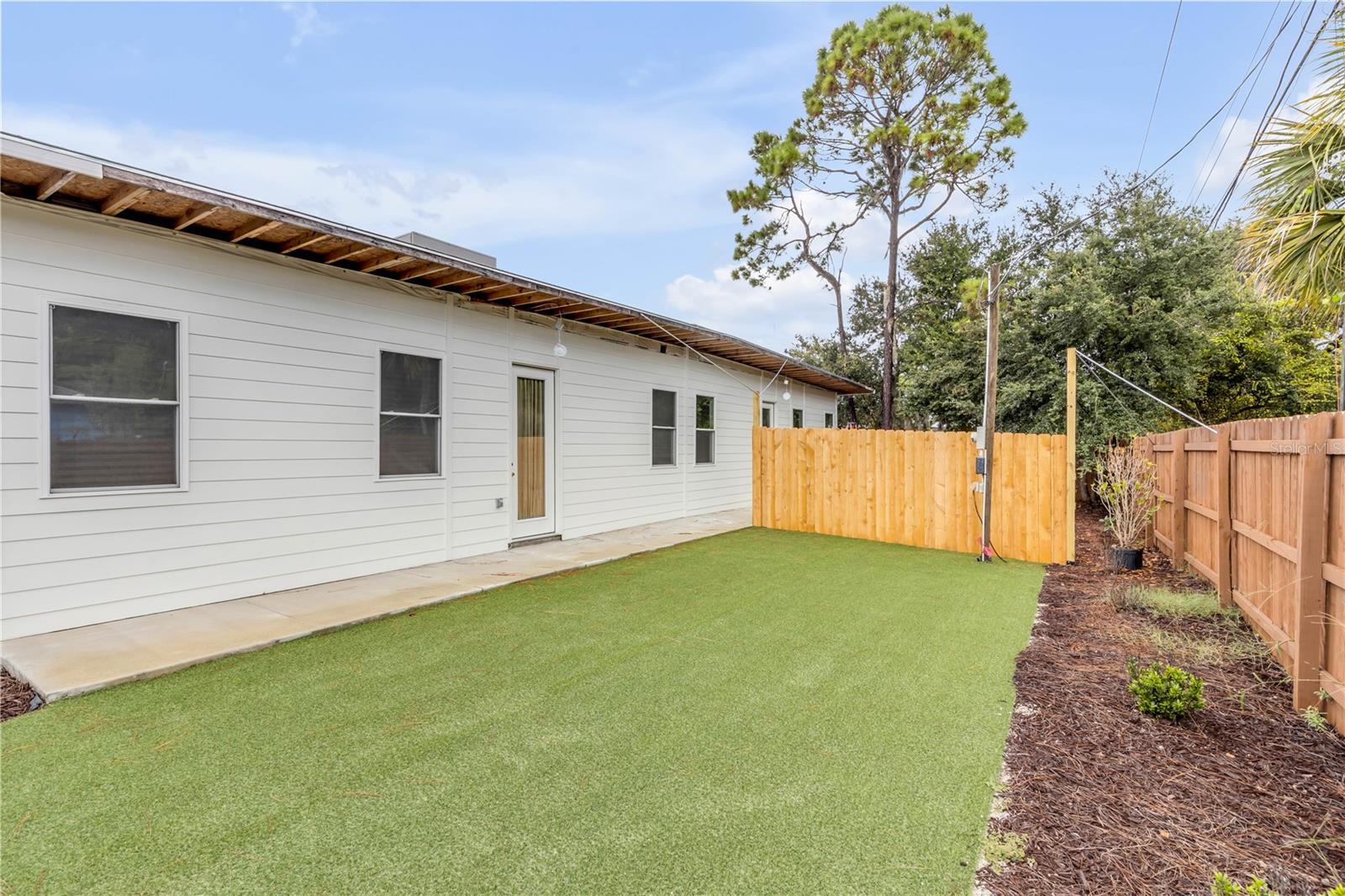 Image 84 of 87 For 2419-2421 India Palm Drive