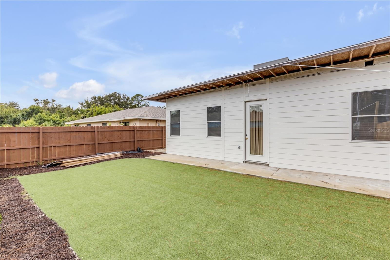 Image 85 of 87 For 2419-2421 India Palm Drive