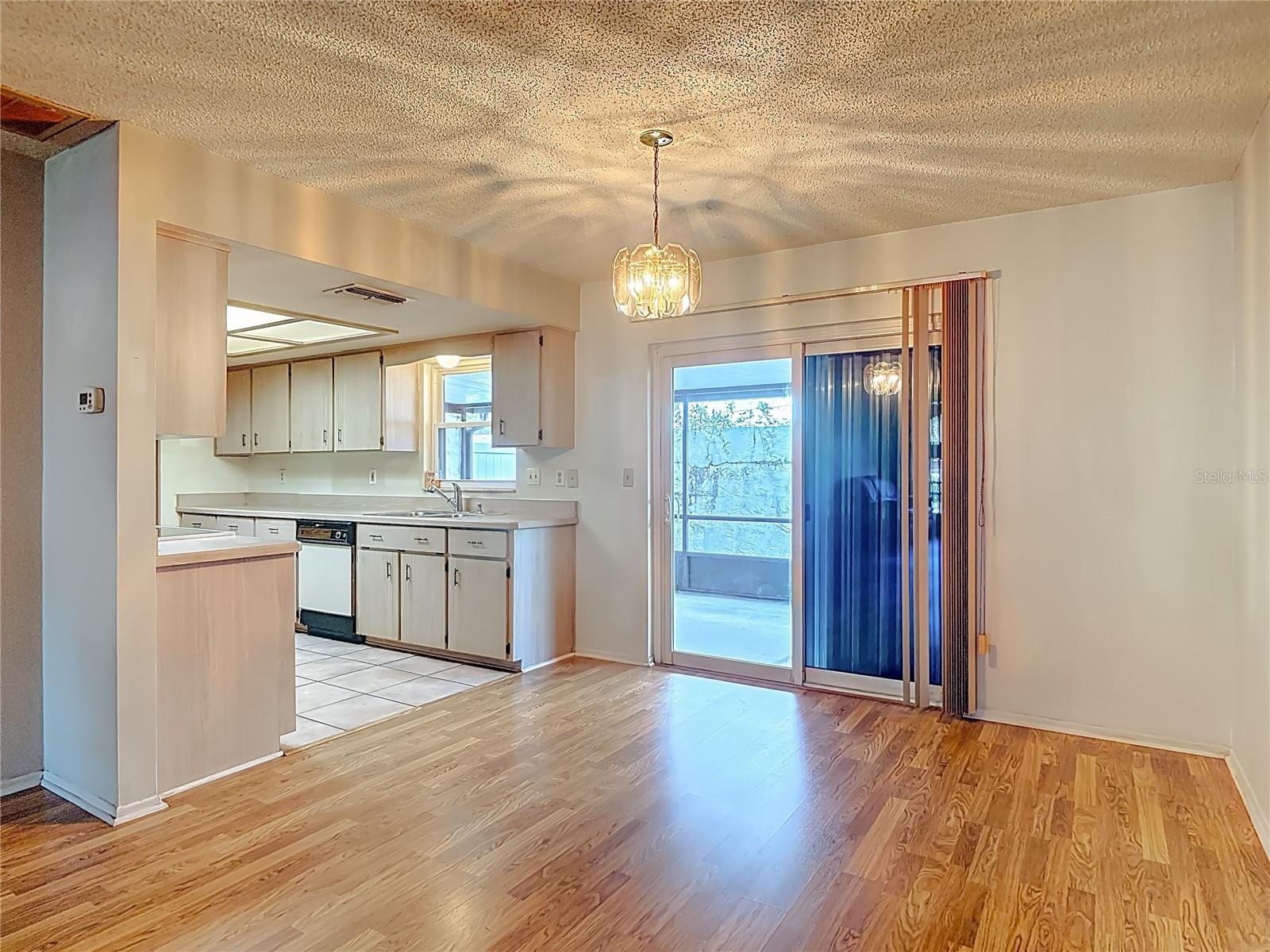 Image 10 of 38 For 404 Sandpiper Court