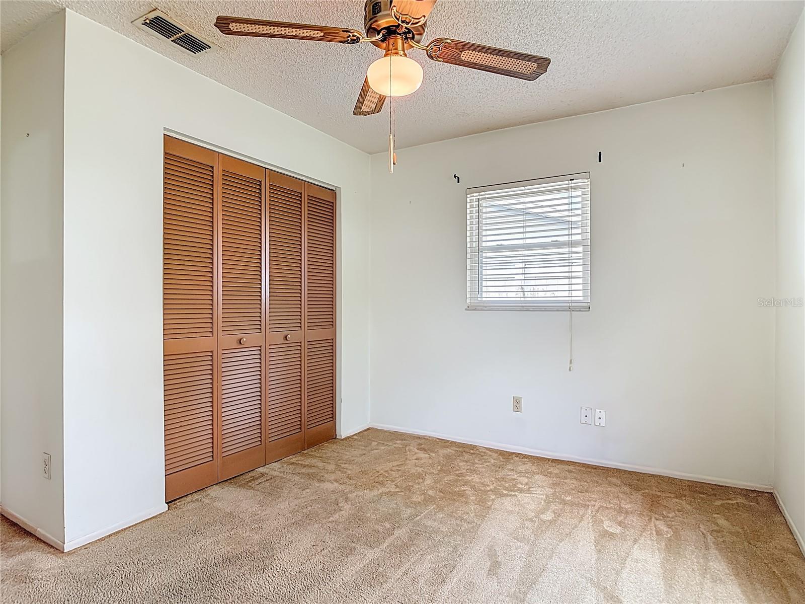 Image 19 of 38 For 404 Sandpiper Court