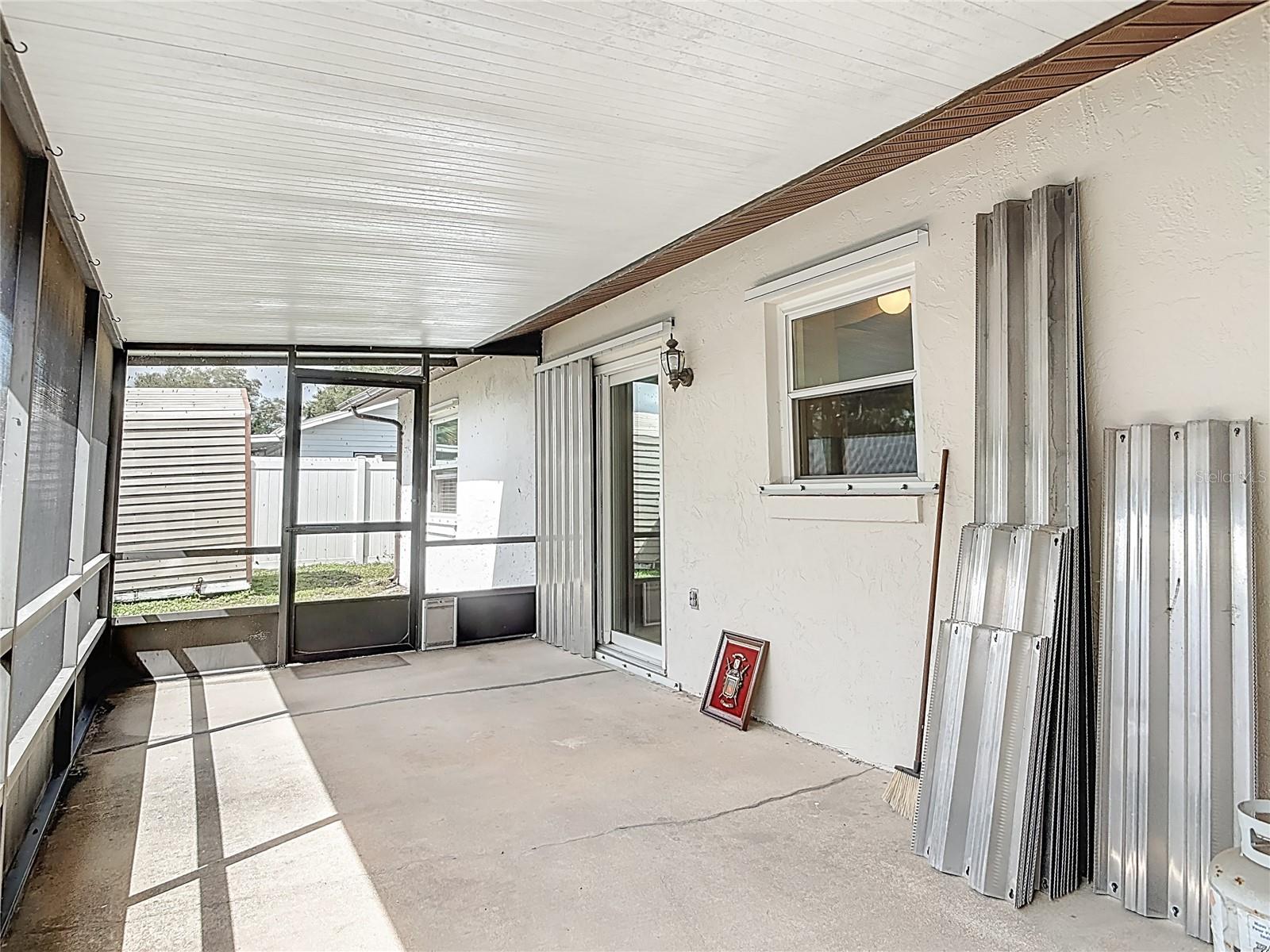 Image 30 of 38 For 404 Sandpiper Court