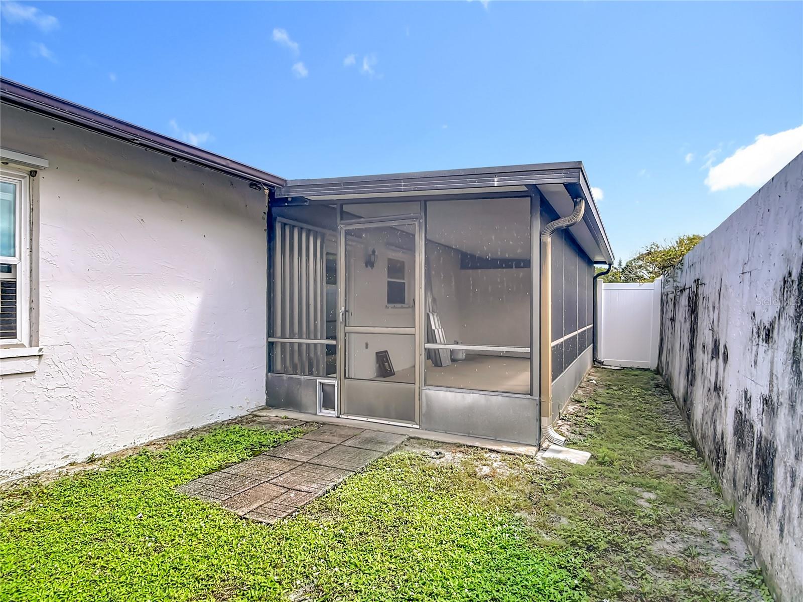 Image 33 of 38 For 404 Sandpiper Court