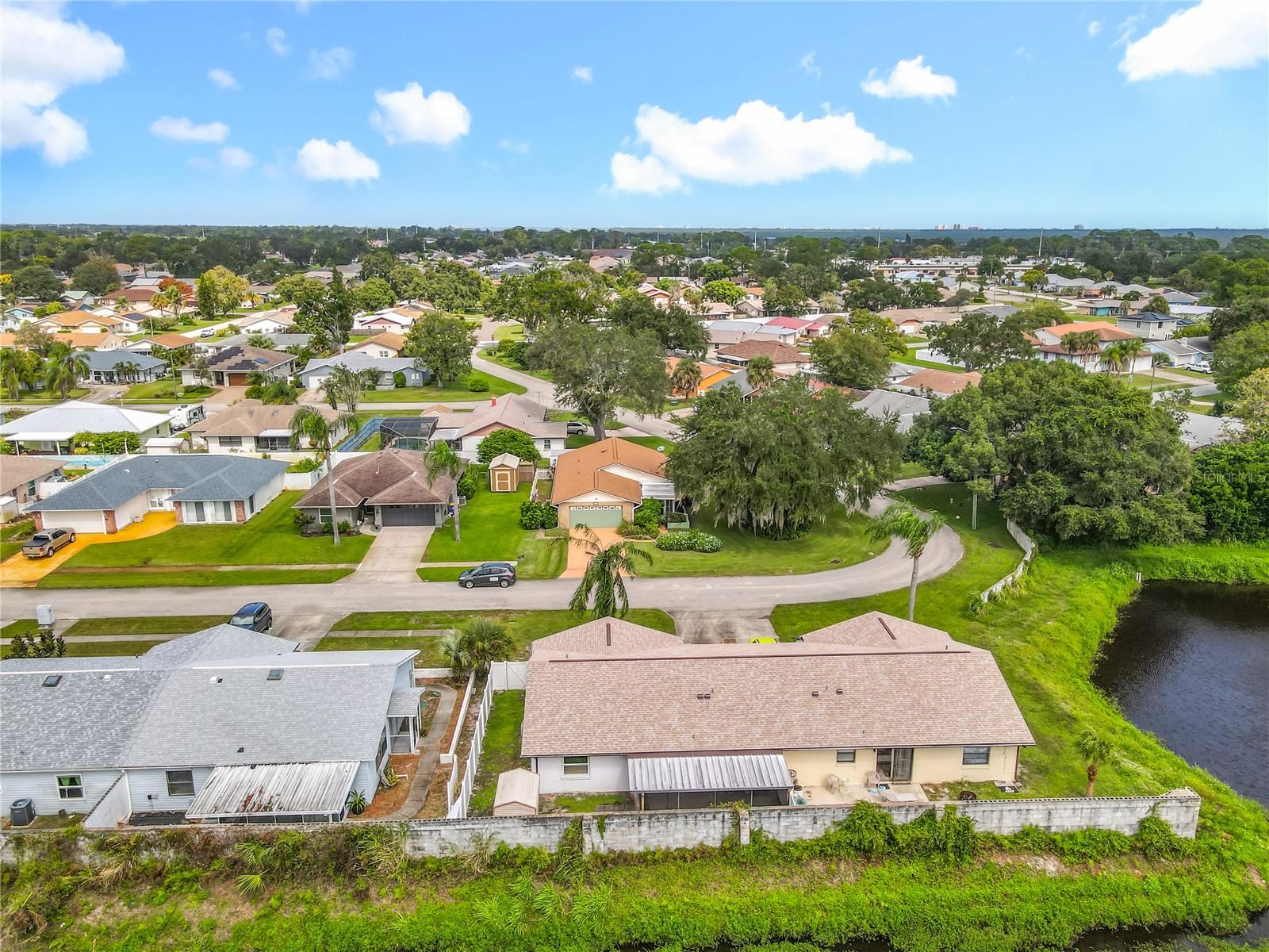 Image 37 of 38 For 404 Sandpiper Court