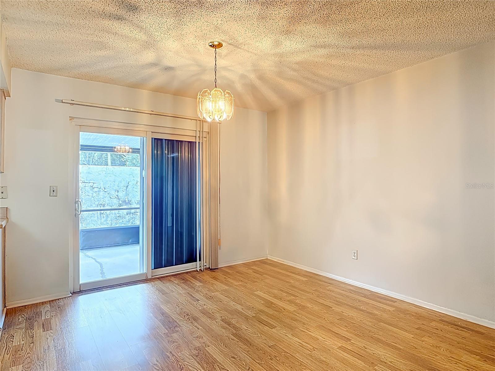 Image 9 of 38 For 404 Sandpiper Court