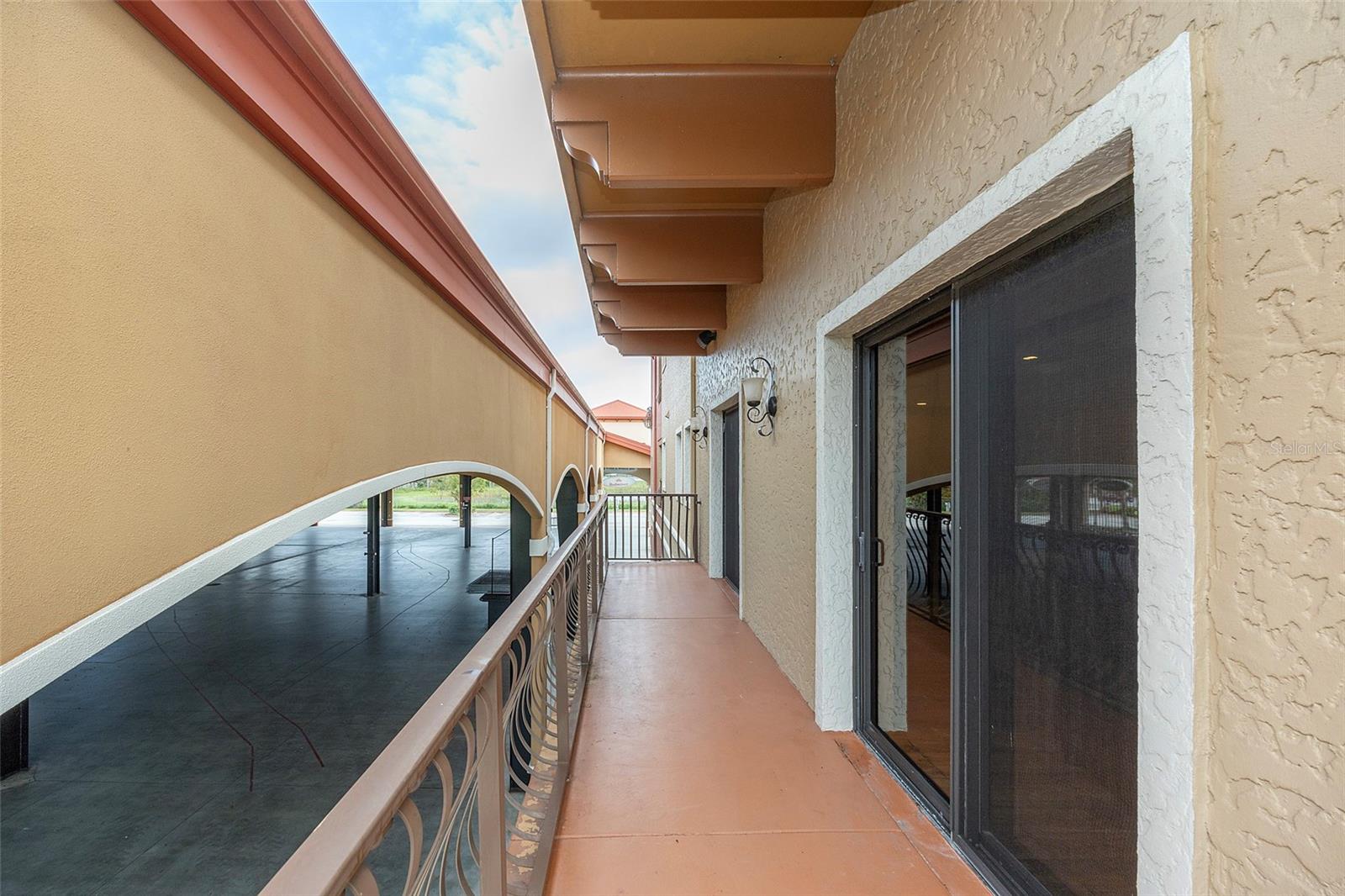 Image 18 of 50 For 1653 Us Highway 1  201