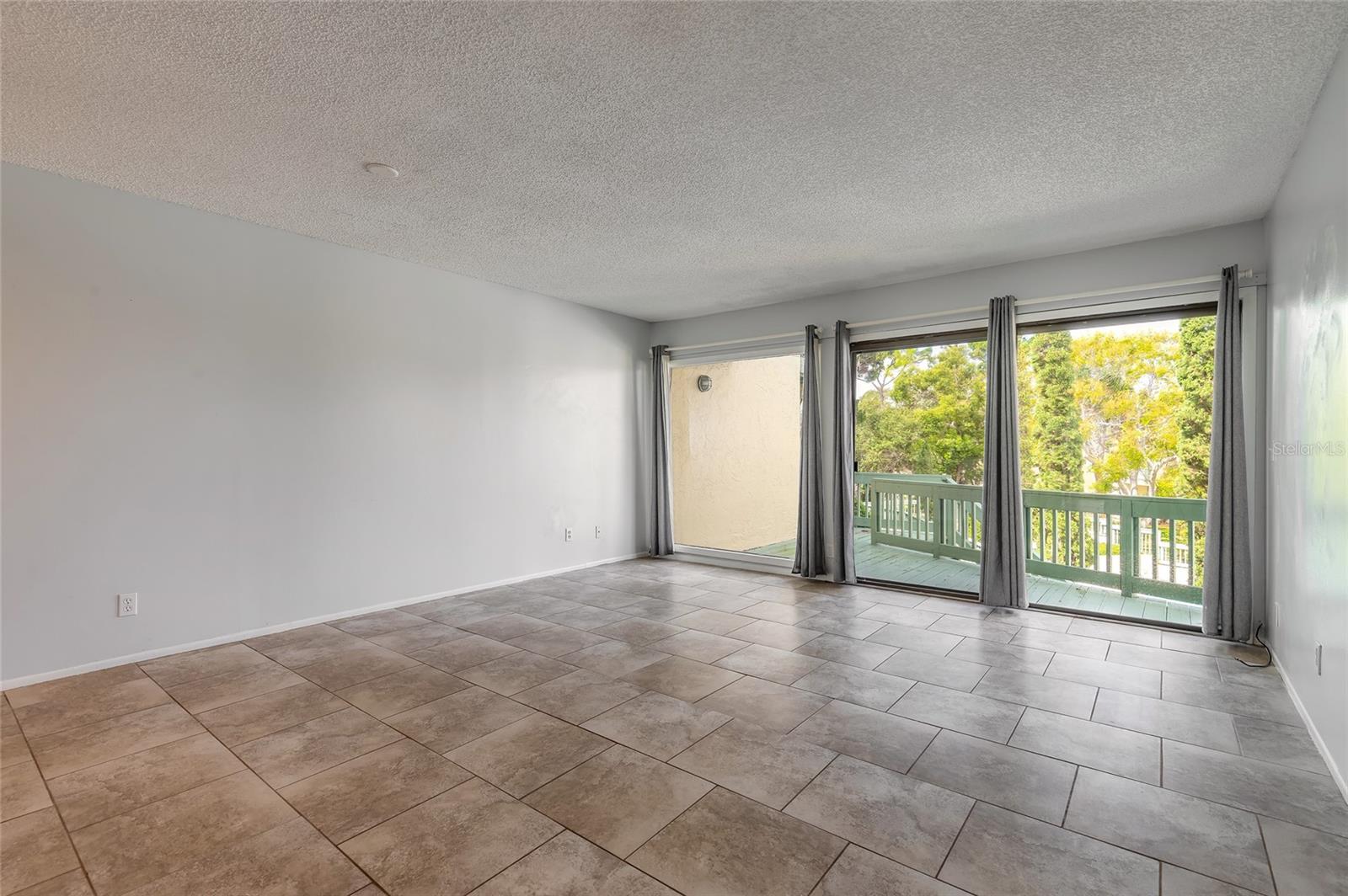 Image 14 of 48 For 185 Club House Boulevard 185
